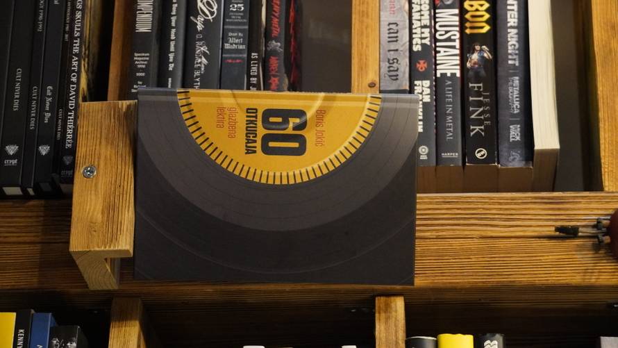 Boris Jokić predstavio glazbenu lektiru, u njoj je 60 odabranih pjesama i osobnih priča autora