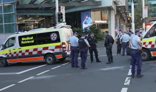 VIDEO Najmanje petero mrtvih, svjedokinja strave u Sydneyu: Ubadao ih je, ljudi su vrištali...