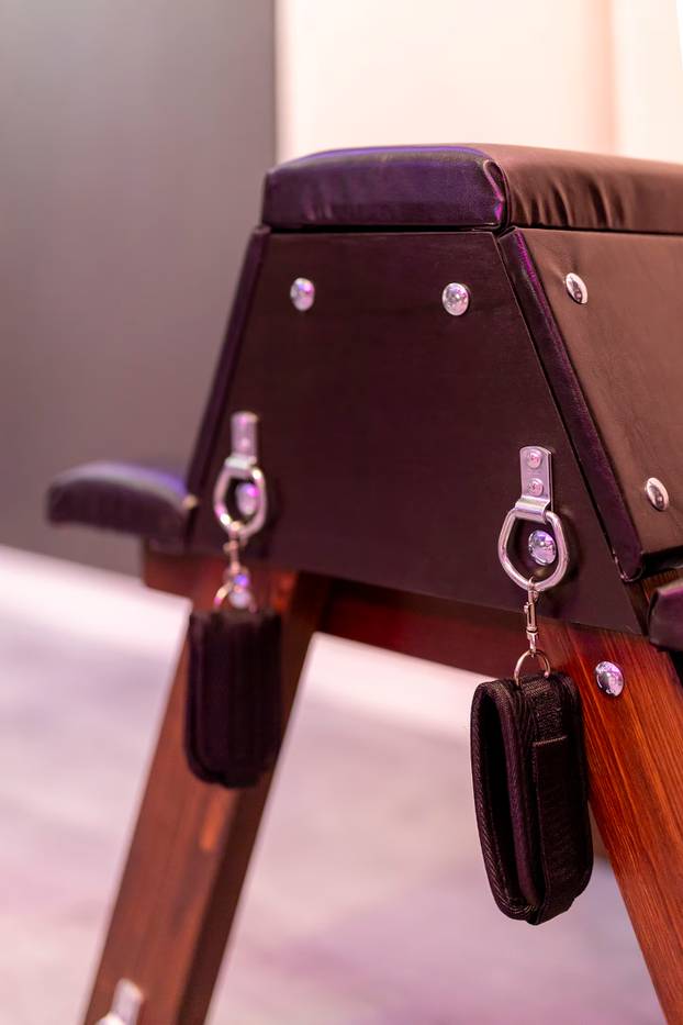 FOTO BDSM stan u Poljskoj je za ljubitelje grube akcije pravi raj!