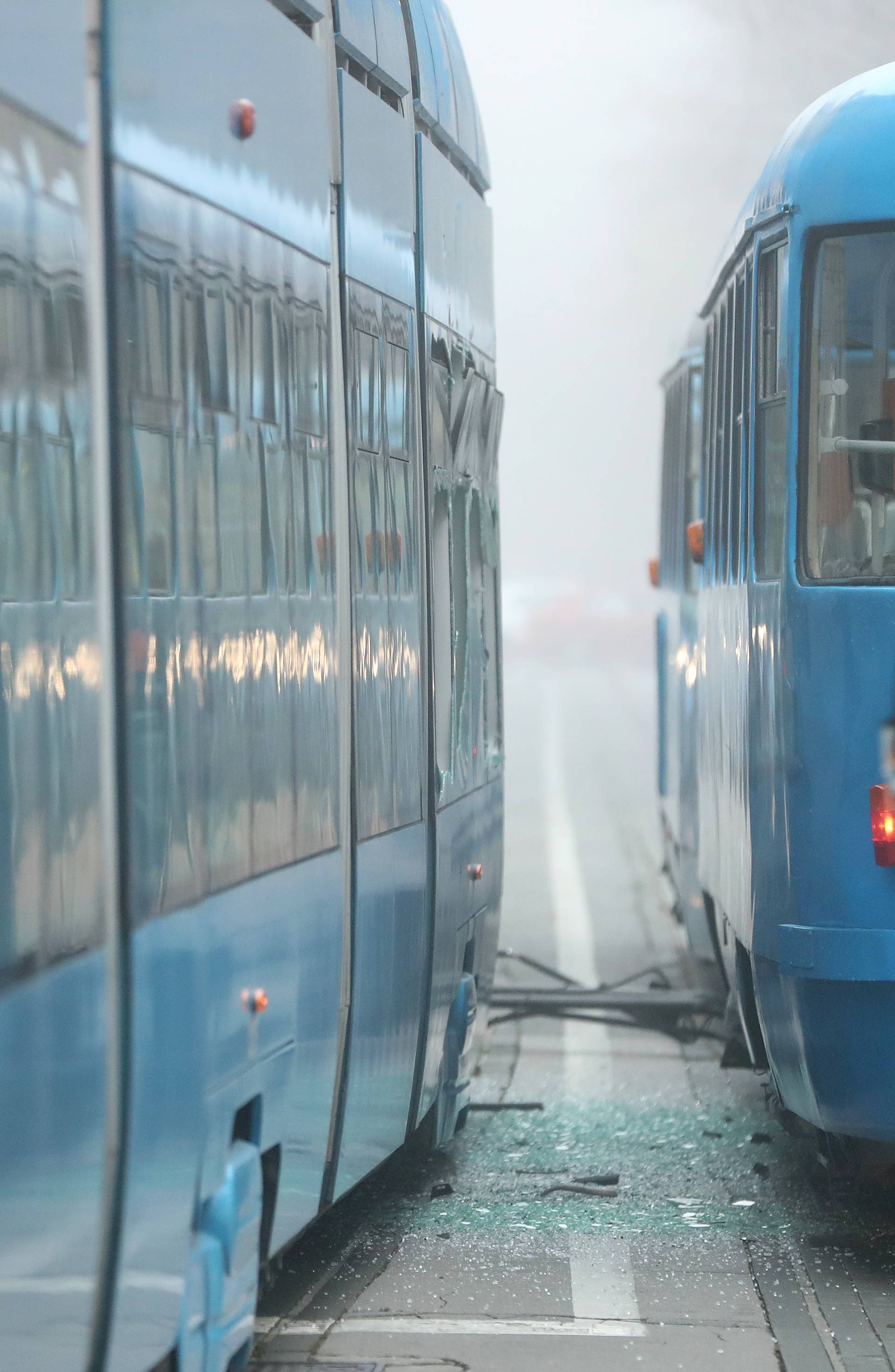 Tramvaji ne voze kroz centar: 'Trola je pala i sve je puknulo'