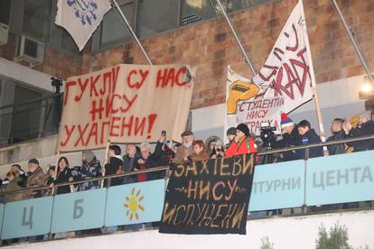 FOTO Dramatične scene u Srbiji: Studenti prosvjedovali ispred zgrade RTS-a. 'Vučiću, stop!'