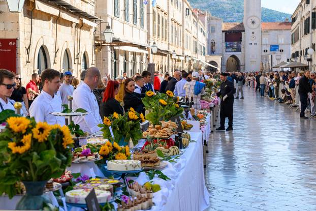 Dubrovnik: Tradicionalna Dubrovačka trpeza na Stradunu