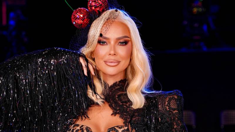 FOTO Maja Šuput u leopard kombinezonu naglasila vitku liniju, a na glavu stavila trešnje