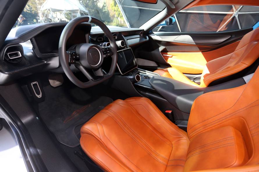 U centru Zagreba graÄanima pradstavljen super automobil Rimac C-Two