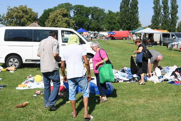 Koprivnica: Popularni buvljak zbog toplotnog vala ipak je imao nešto manje prodavača i kupaca