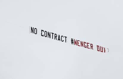 Arsenal ponovno poražen: Evo što su navijači poručili Arseneu