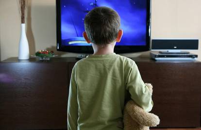 Previše vremena ispred TV-a može oštetiti mozak djeteta