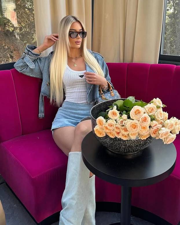 FOTO Kakve fotke! Pogledajte zavidnu liniju Lare - naše domaće fitness influencerice