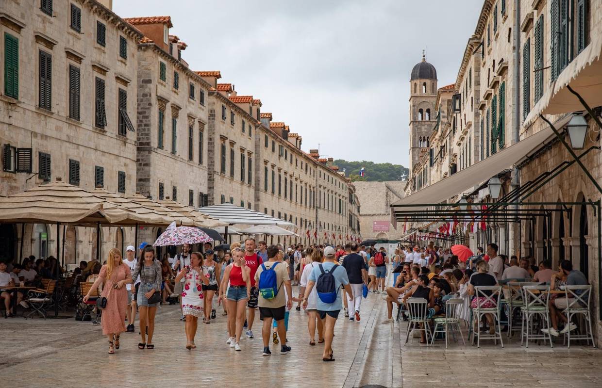 'Škola je odustala od maturalca tri dana prije polaska, agencija ne želi otkazati putovanje'