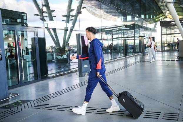 Zagreb: Odlazak hrvatske nogometne reprezentacije u Prag 