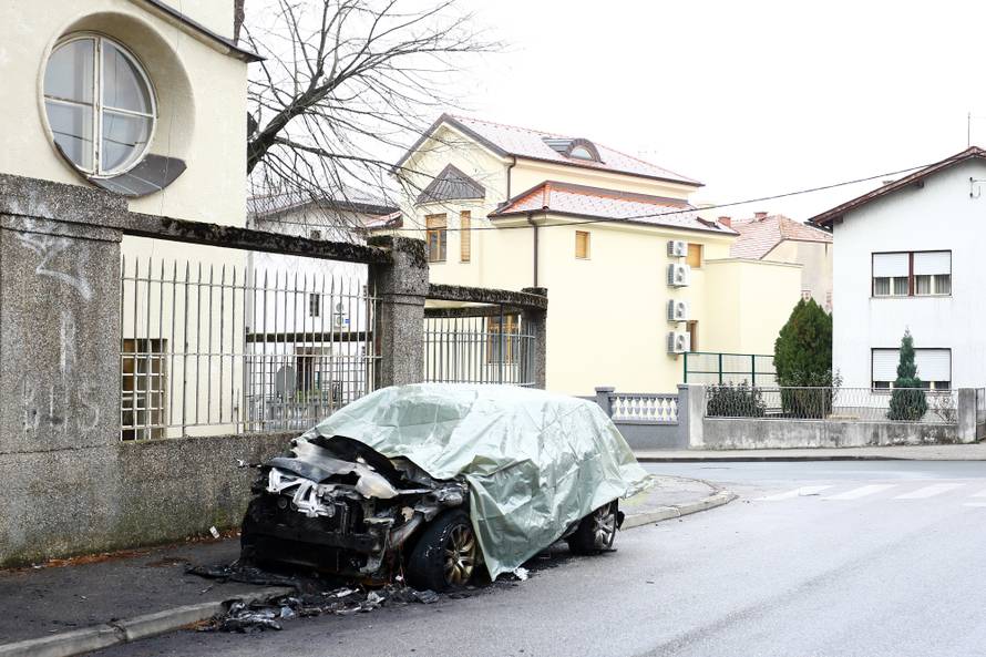 Zagreb: SinoÄ je u ulici Jagodnjak izgorio Range Rover