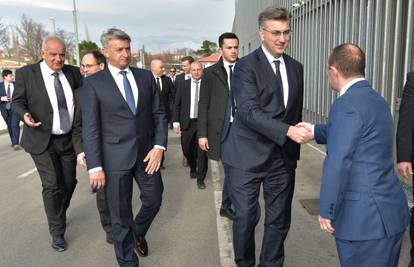 Plenković posjetio gradilišta luka na Ugljanu i Pašmanu