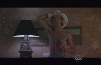 Brad Pitt o najčudnijoj intimnoj sceni koju je snimio: Valjao sam se u sijenu. Nisam imao ni tekst