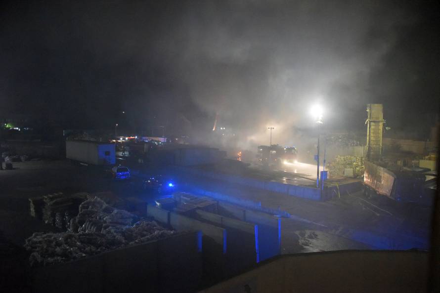 Pula: Požar u Metisu pod kontrolom