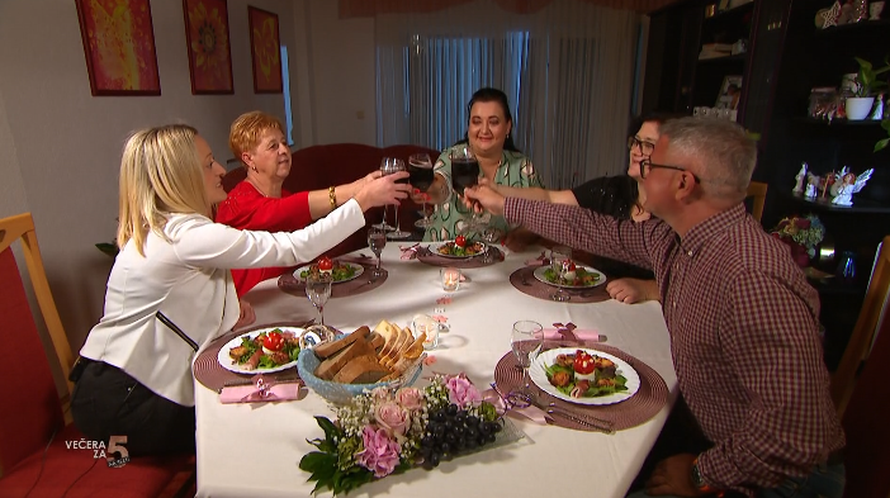 Natalija iz 'Večere' hvalila se jelima pa je napali: Bezobrazna si i nekulturna, sram me gledati