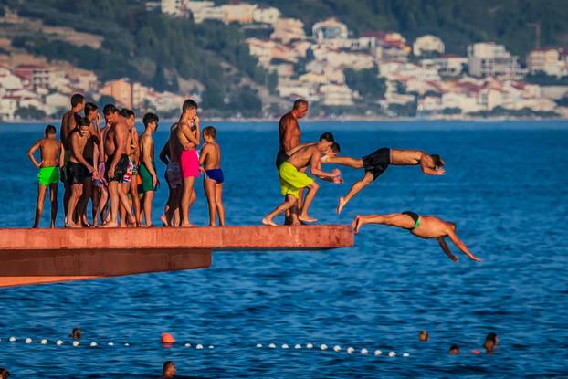 Split: Skokovi na Žnjanskoj plaži