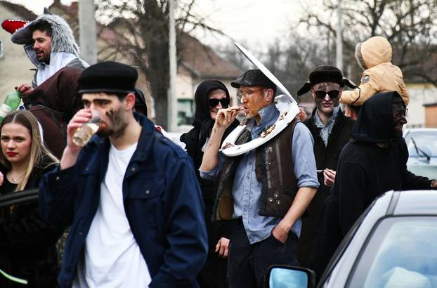 Donja Bebrina: Urnebesni pokladni utorak u Donjoj Bebrini