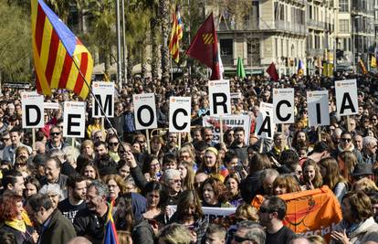 Žestoki prosvjed u Barceloni zbog suđenja separatistima