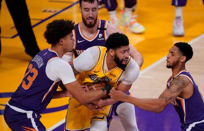 Lakersi dobili Sunse bez Šarića, Jokićev Denver slomio Portland