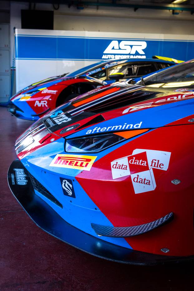 FOTO 24sata na utrci u Italiji. Pogledajte spektakl s hrvatskim vozačem za volanom Huracana