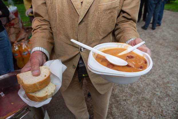 Dubrovnik: Gradska organizacija SDP Dubrovnik organizirala prvomajsko druženje uz grah