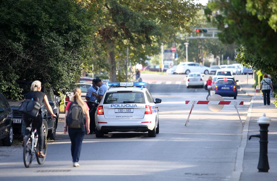 Bomba ispred kafića: Krhotine su pogodile slučajnu prolaznicu