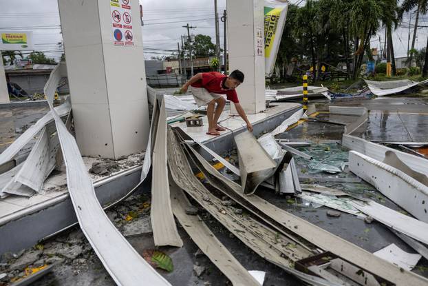 Typhoon Fung-wong in the Philippines