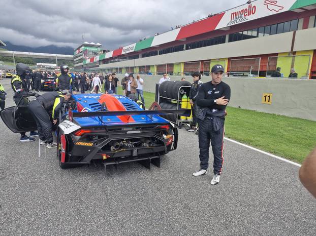FOTO 24sata na utrci u Italiji. Pogledajte spektakl s hrvatskim vozačem za volanom Huracana