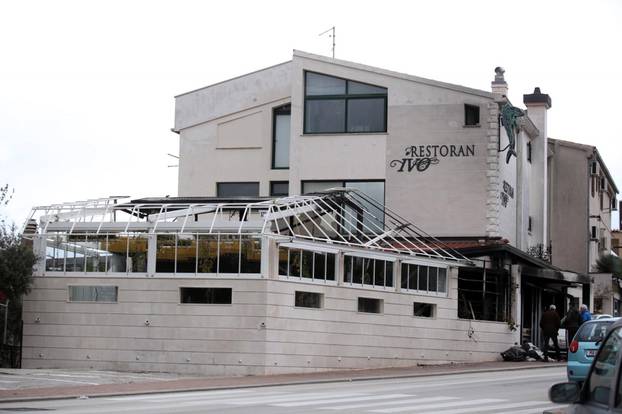 Makarska: U noći izgorio popularni restoran Ivo