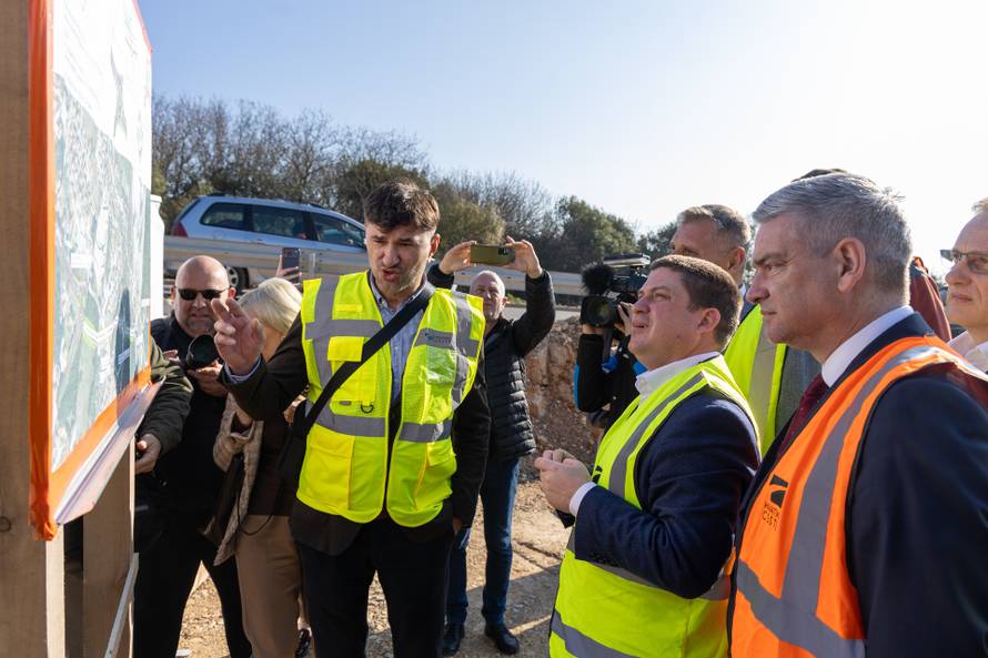 Pula: Ministar Butković obišao je gradilište cesta DC66 i DC75 na dionici Veli vrh-Pula