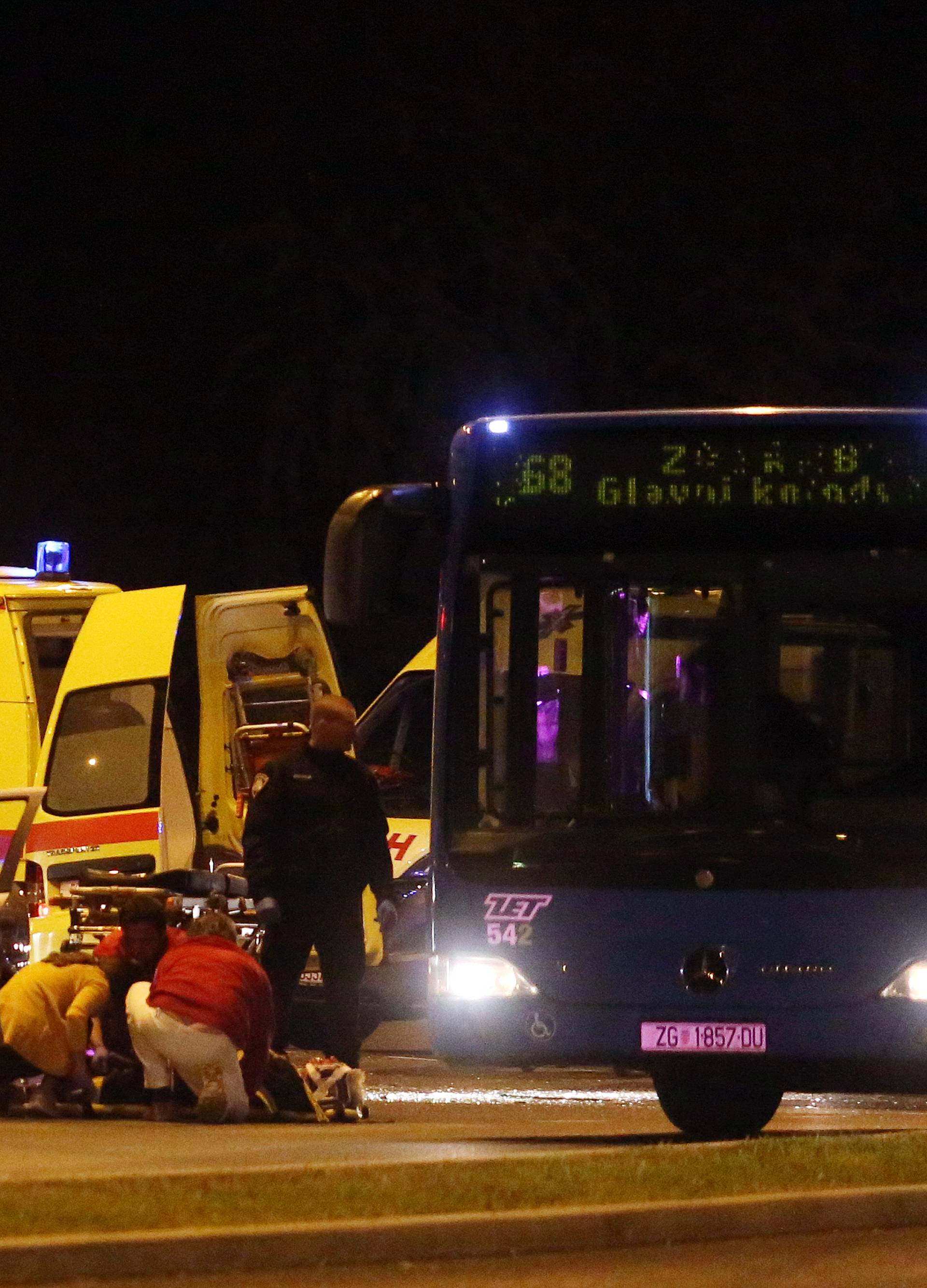 Zagreb: Sudar automobila i ZET-ovog autobusa kod Buzina