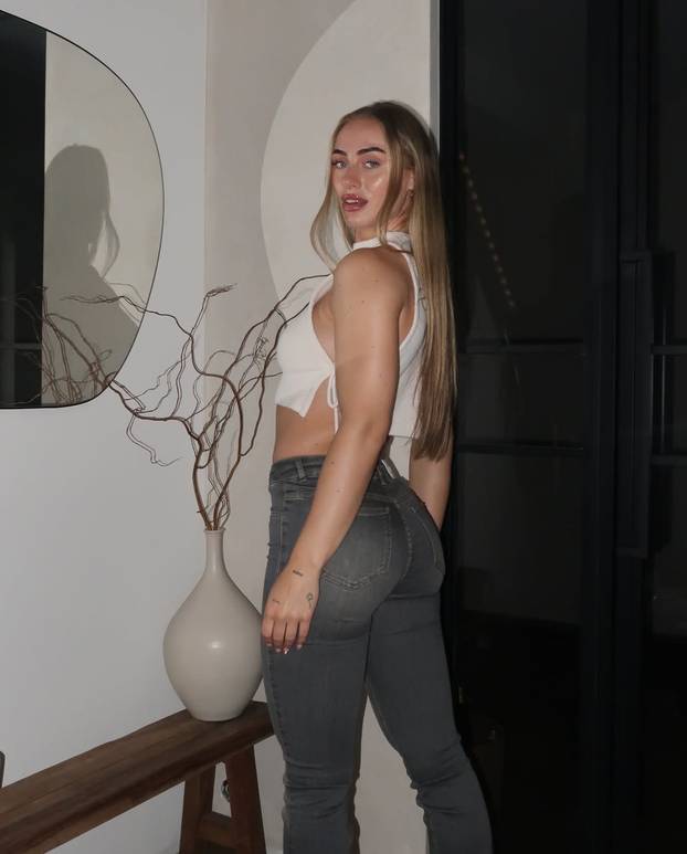 FOTO Fitness ikona ruši sve nerealne standarde ljepote: Evo što se krije iza savršenog tijela