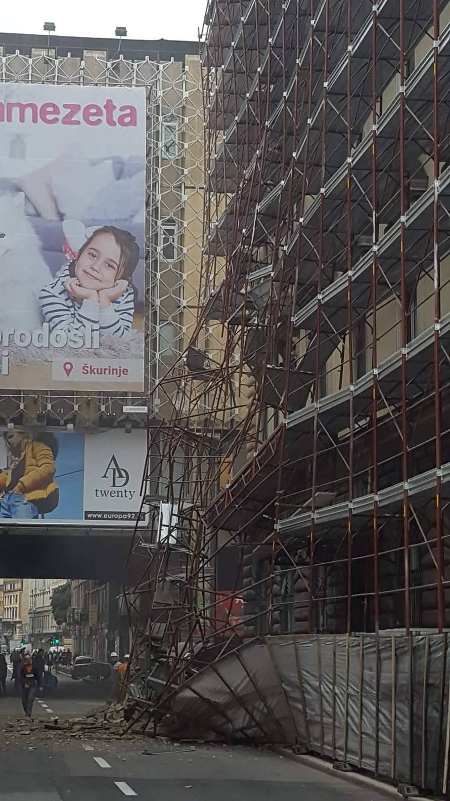 Šok u Rijeci: Urušila se skela u centru grada, promet u blokadi