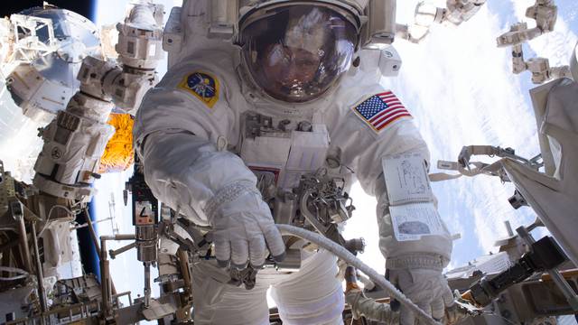 S vanjske strane ISS-a našli su bakterije - koje nisu sa Zemlje?