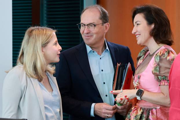 Weekly cabinet meeting at the Chancellery in Berlin