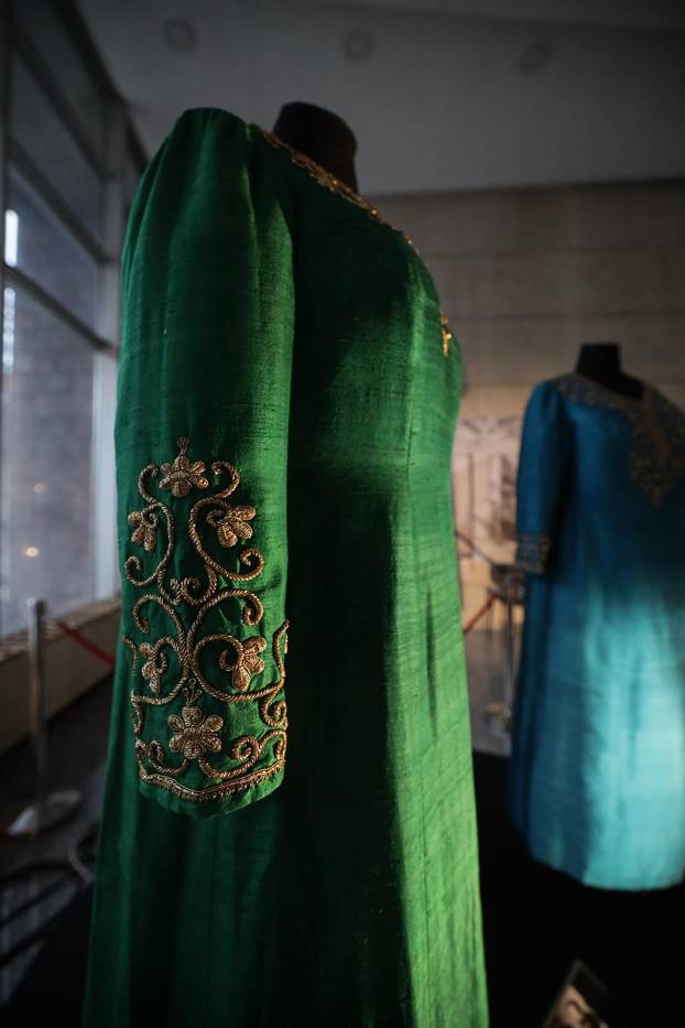 Beograd: u predvorju RTS-a postavljena izložba "Jovanka Broz - u boji" gdje je izložena njena odjeća