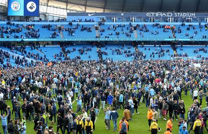 Luda proslava navijača i igrača Manchester Cityja na Etihadu