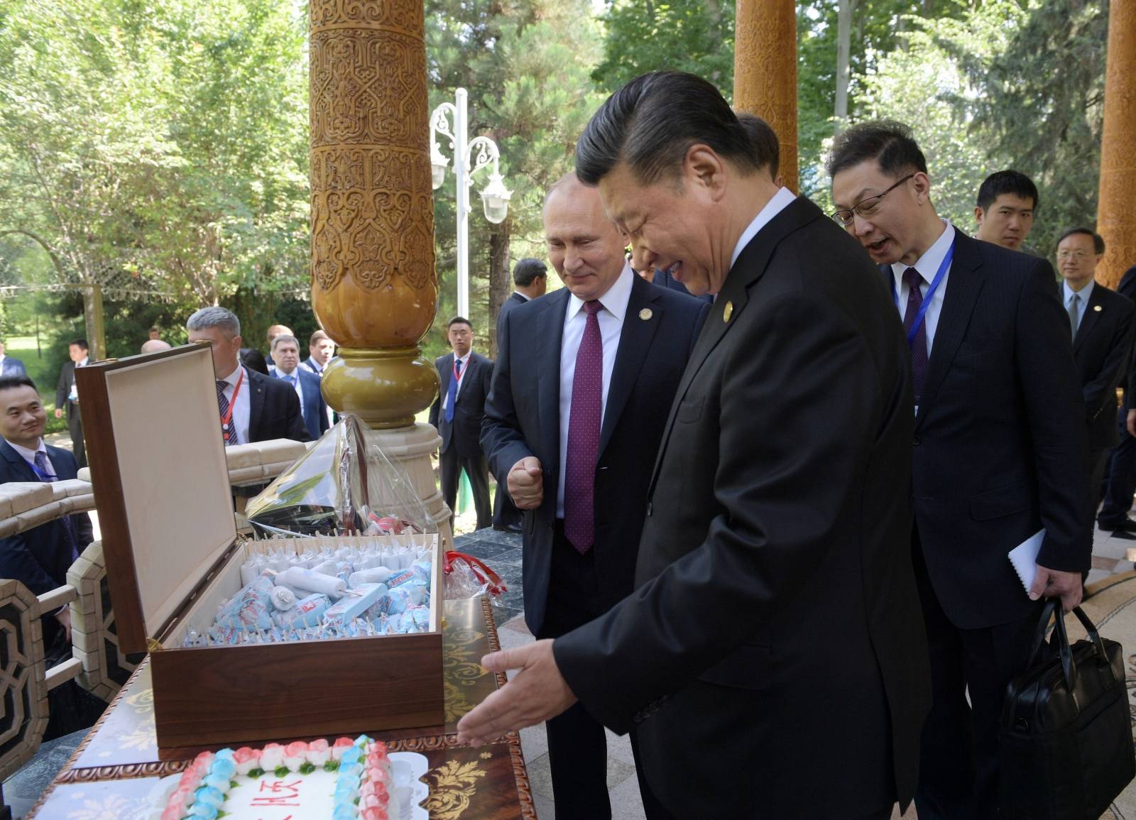 Russian President Vladimir Putin meets with Chinese President Xi Jinping before CICA summit in Dushanbe