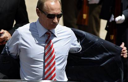 V. Putin: Uzrok krize  je američka neodgovornost