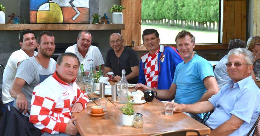 Najveći rival pozvao ga u goste i darivao mu čamac i automobil