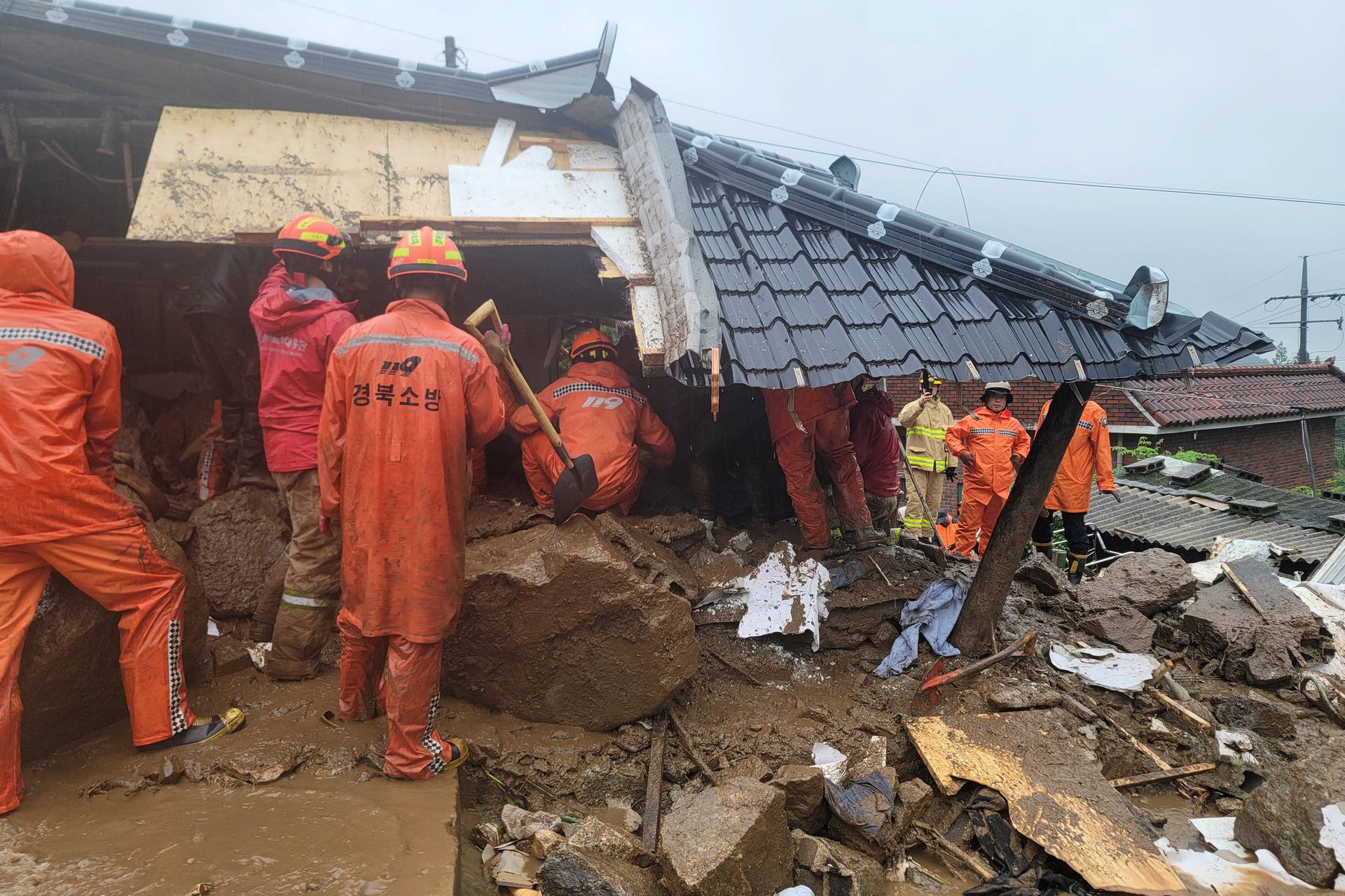 South Korea hit with landslides, flooding, hundreds evacuated