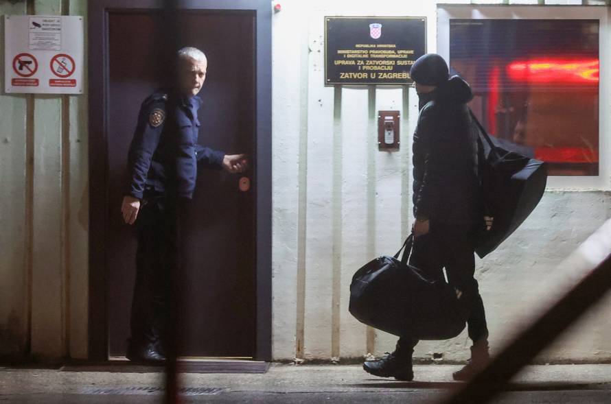 Zagreb: Nikola Petrač došao je u remetinečki zatvor radi izdržavanja kazne zbog afere "Mikroskopi"