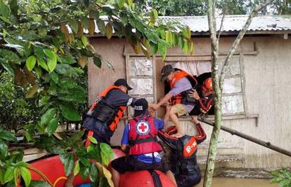 Tropska oluja Megi pogodila je Filipine: Najmanje 58 poginulih