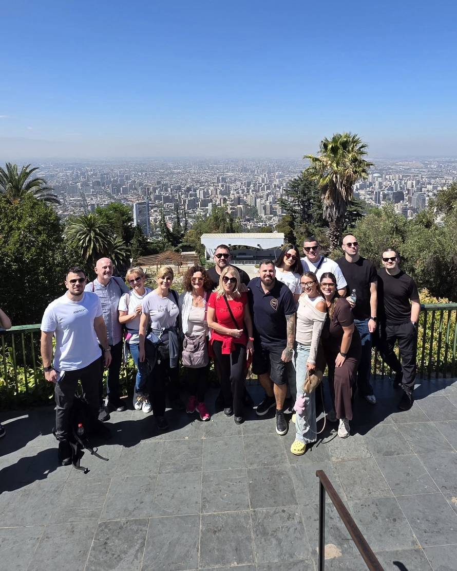 FOTO Iznad leda zora sviće, dobro došla, predsjednice: Kolinda stiže na Antarktiku!