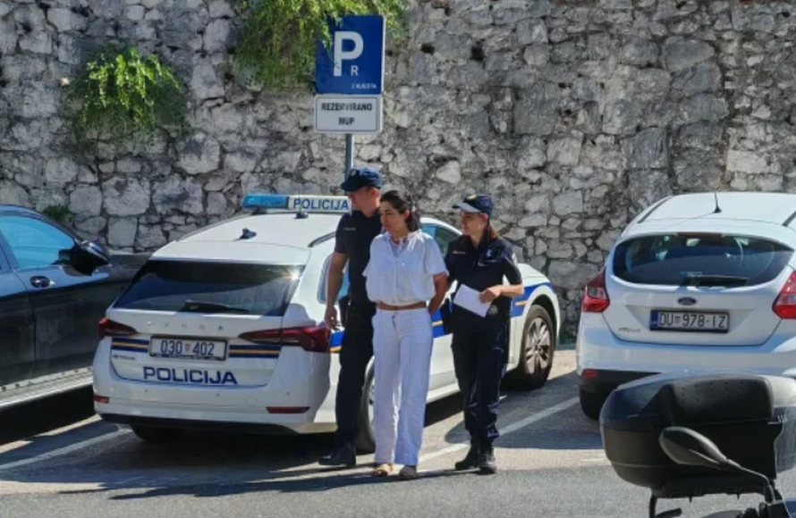 Laura iz 'Savršenog' ide u istražni zatvor. Šire se snimke divljanja. Evo za što je terete
