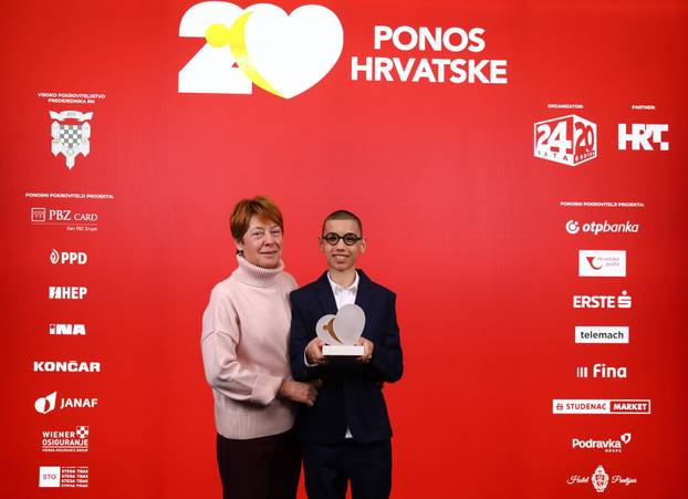 Zagreb: Svečana dodjela nagrade Ponos Hrvatske, fotografiranje prije početka dodjele 