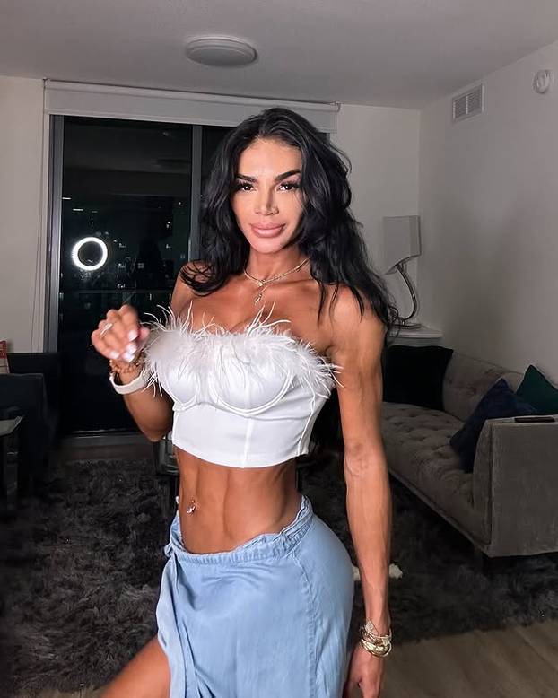 FOTO Želi imati najtanji struk na svijetu: Nosim korzet do 23 sata dnevno i želim srušiti rekord