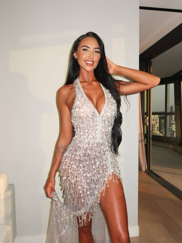 FOTO Ima top tijelo i tajnim poslom zarađuje bogatstvo: 'Ne tražite me novac, nađite posao'