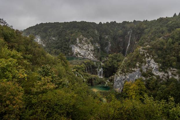 Kišno jesenski ugođaj na Plitvičkim Jezerima