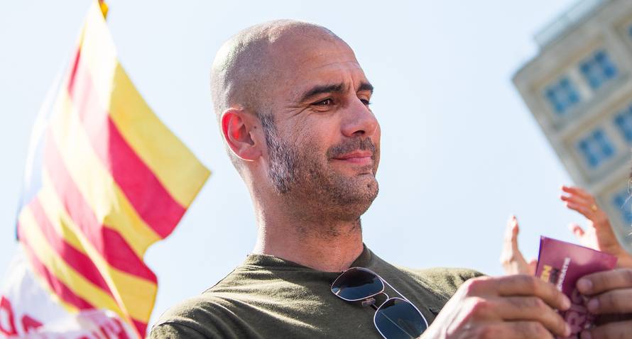 Human tower in Berlin